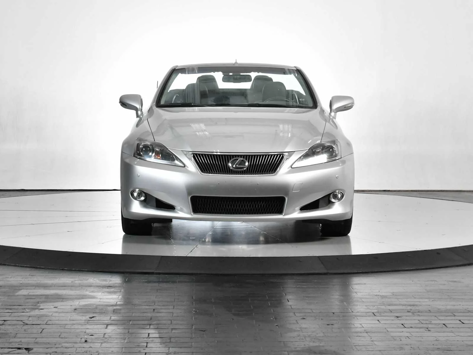 Used 2015 Silver Lining Metallic Lexus  image 11