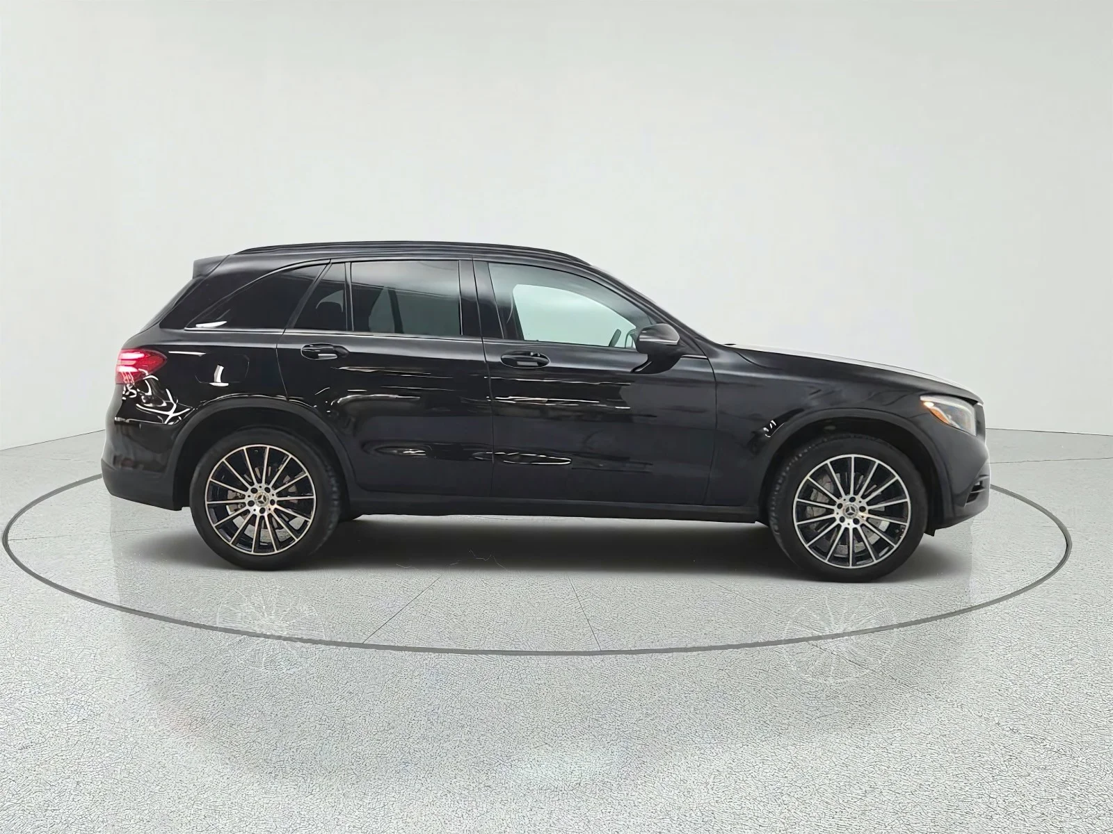 Used 2019 Black Mercedes-Benz GLC 300 SUV image 4