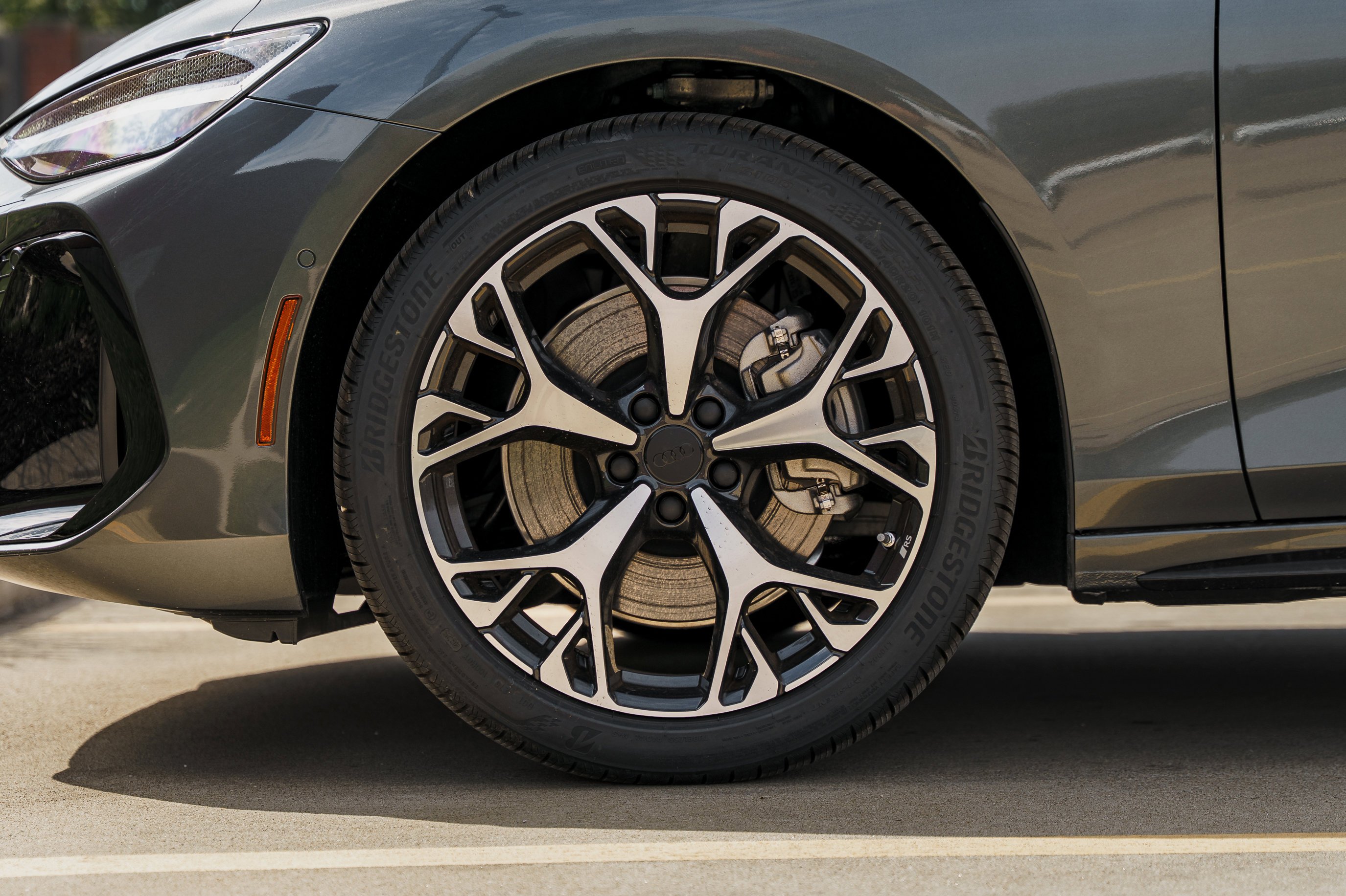 New 2026 Daytona Gray Pearl Effect Audi Premium Plus image 30