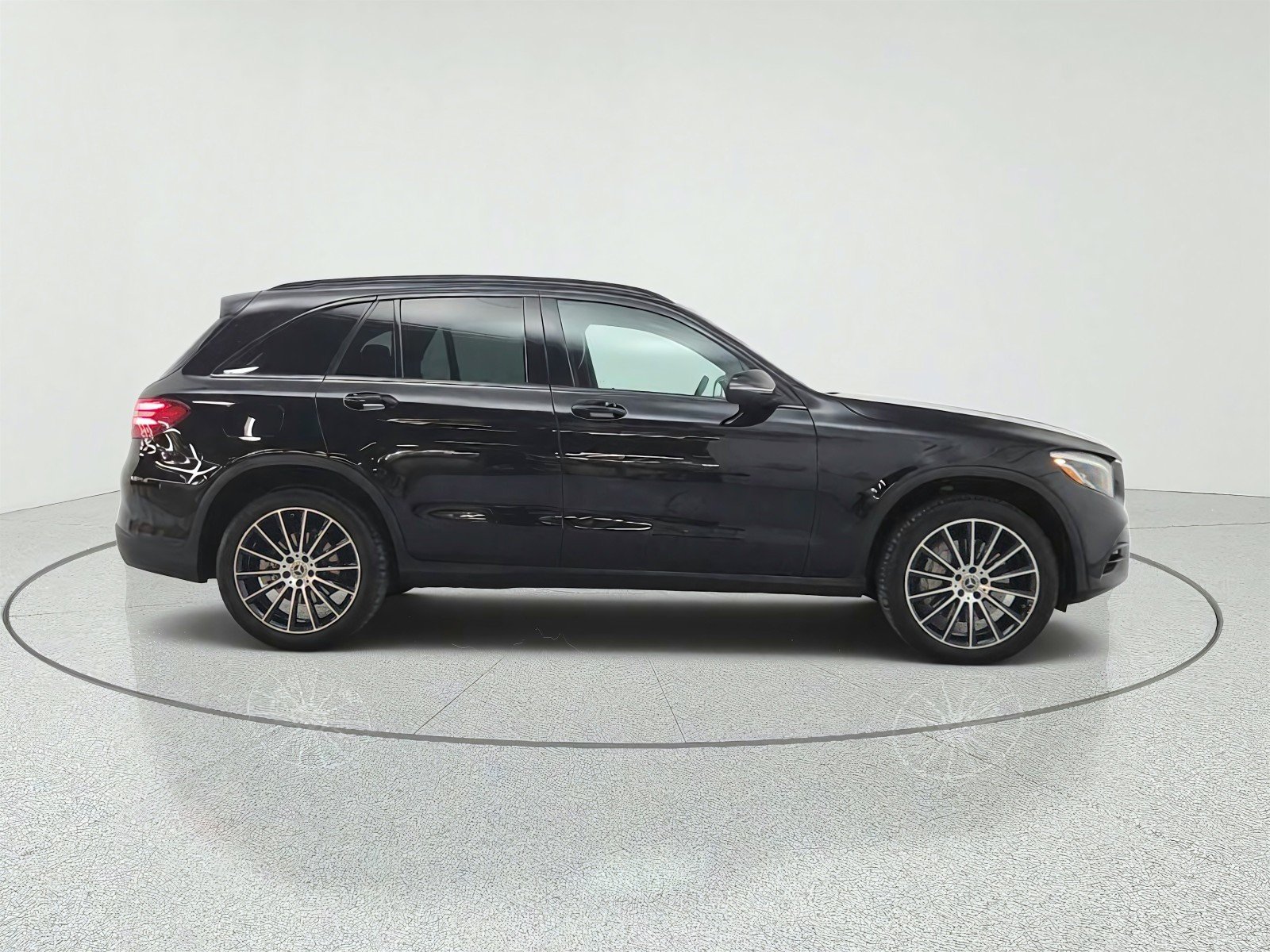 Used 2019 Black Mercedes-Benz GLC 300 SUV image 4