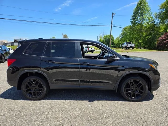 Used 2023 Black Honda EX-L image 9