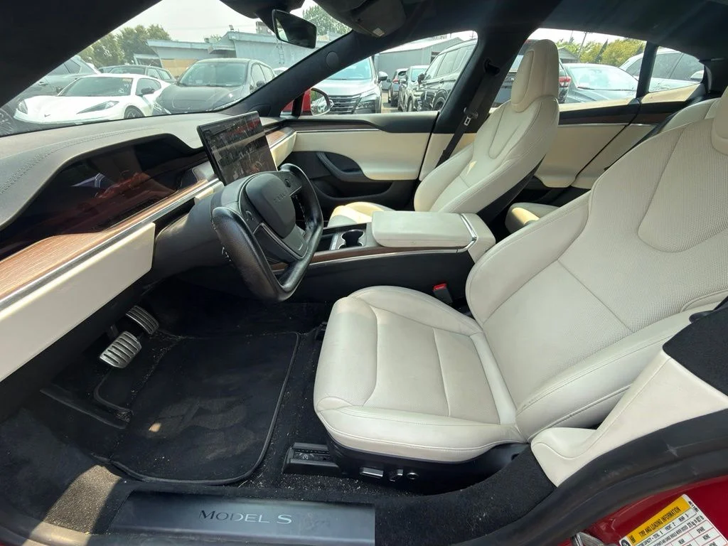 Used 2022  Tesla Base image 6