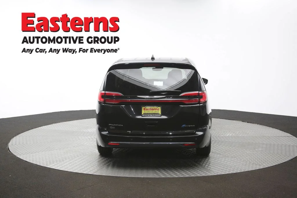 Used 2023 Black Chrysler Limited image 40