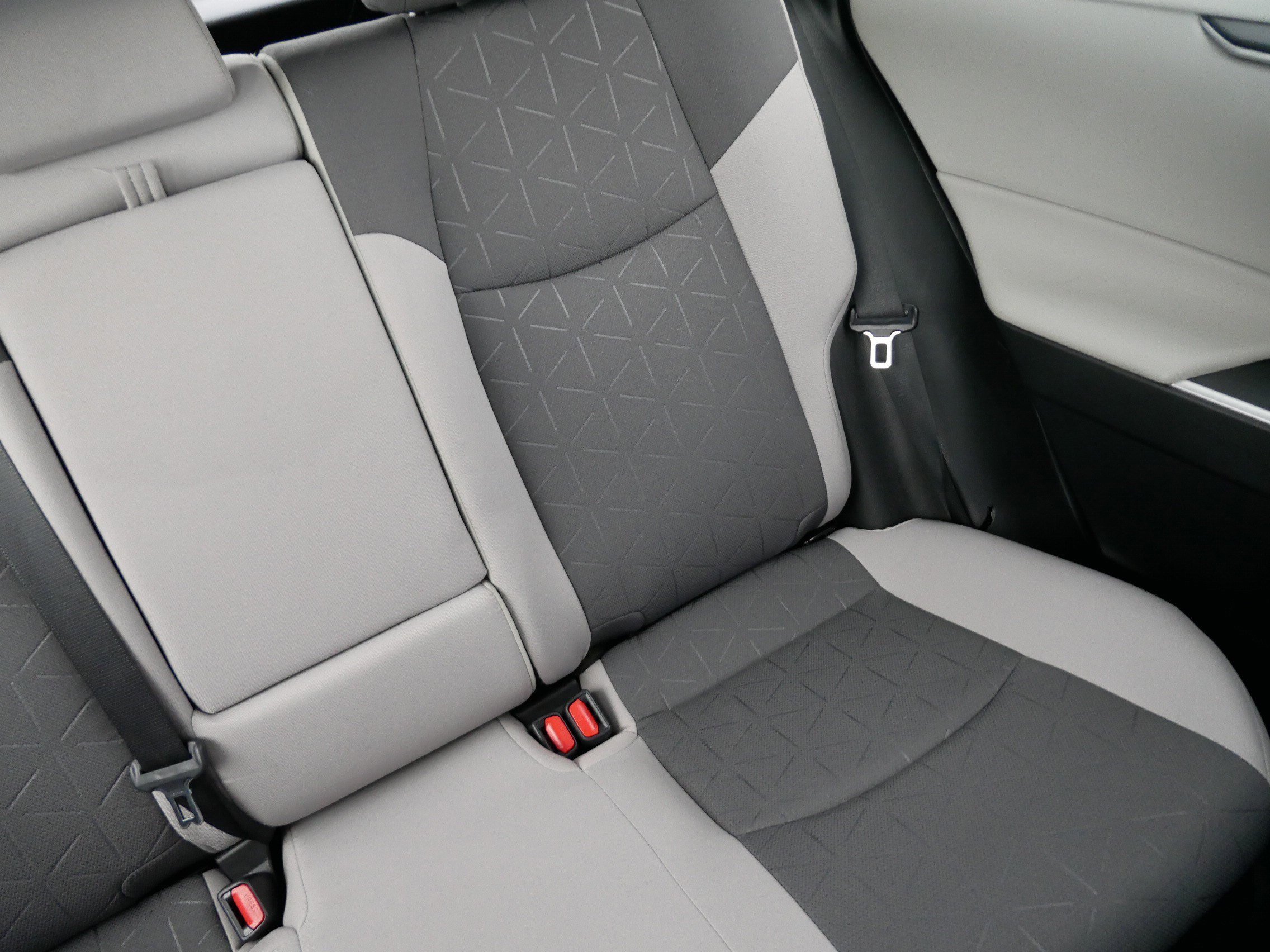 2024 Toyota RAV4 XLE - Photo 14