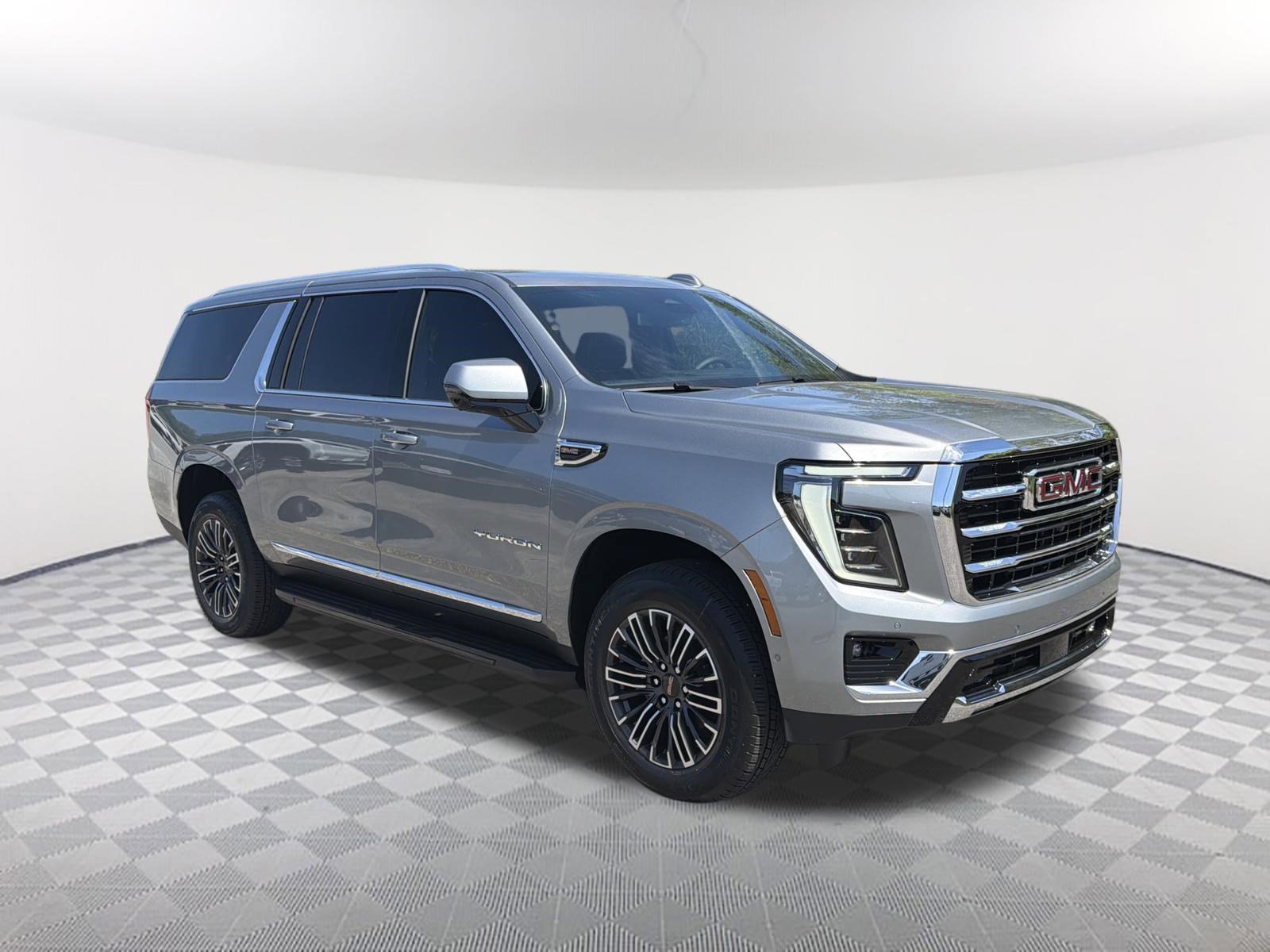 New 2026 Sterling Metallic GMC Elevation image 3