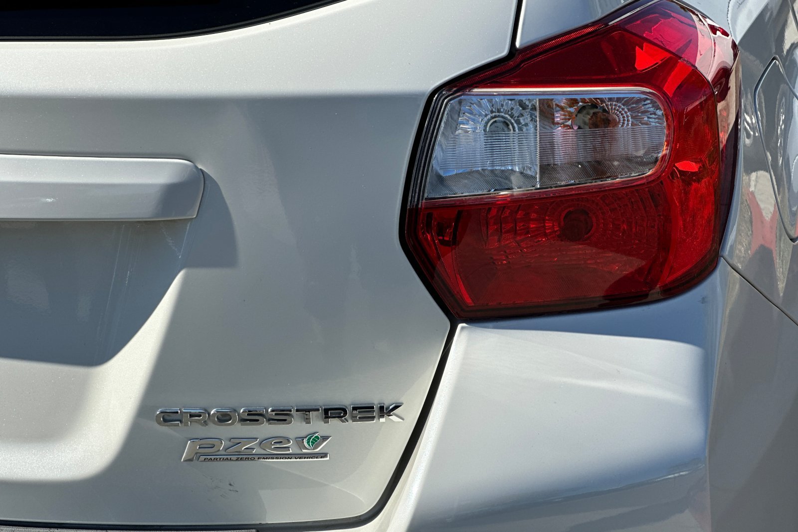Used 2016 White Subaru 2.0i Limited image 30