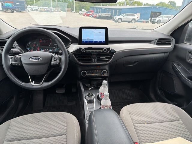 Certified Used 2022 Oxford White Ford SE image 3