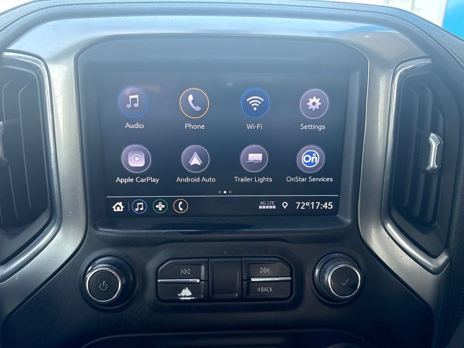 Used 2020 Shadow Gray Metallic Chevrolet LT Trail Boss with Convenience Package - Trailering Package image 21