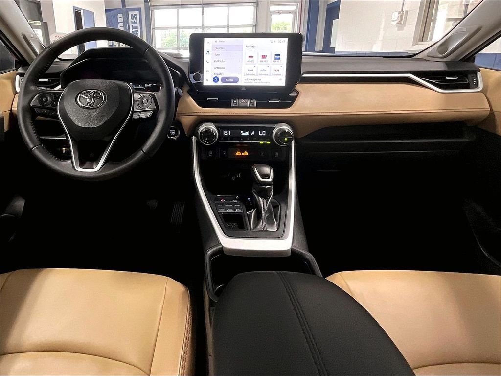 Used 2025 Black Toyota XLE Premium image 21