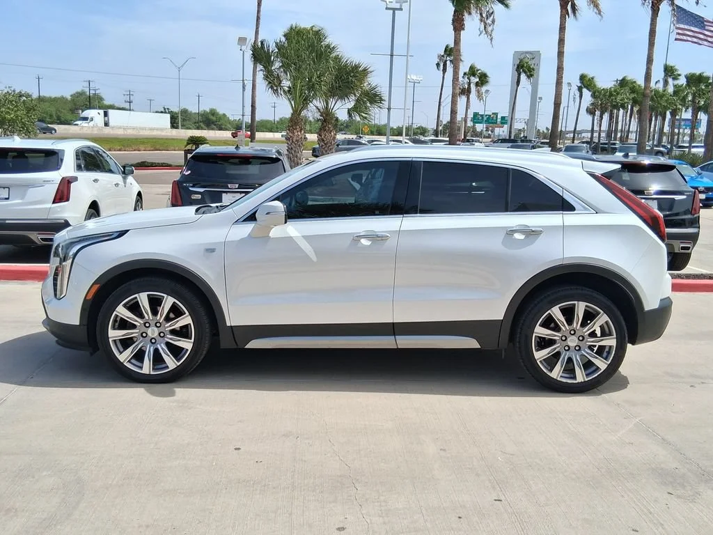 Used 2022 Crystal White Tricoat Cadillac Premium Luxury image 3