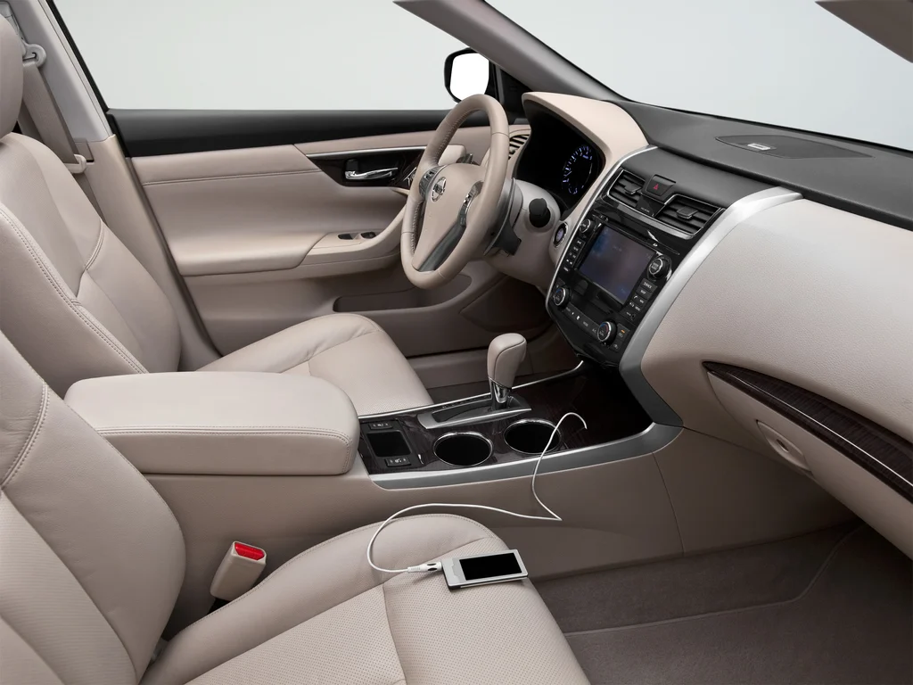 Used 2013 Blue Nissan 2.5 S image 38
