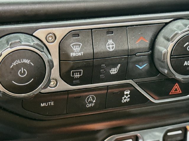 Used 2021 Blue Jeep Unlimited Sport Altitude image 19