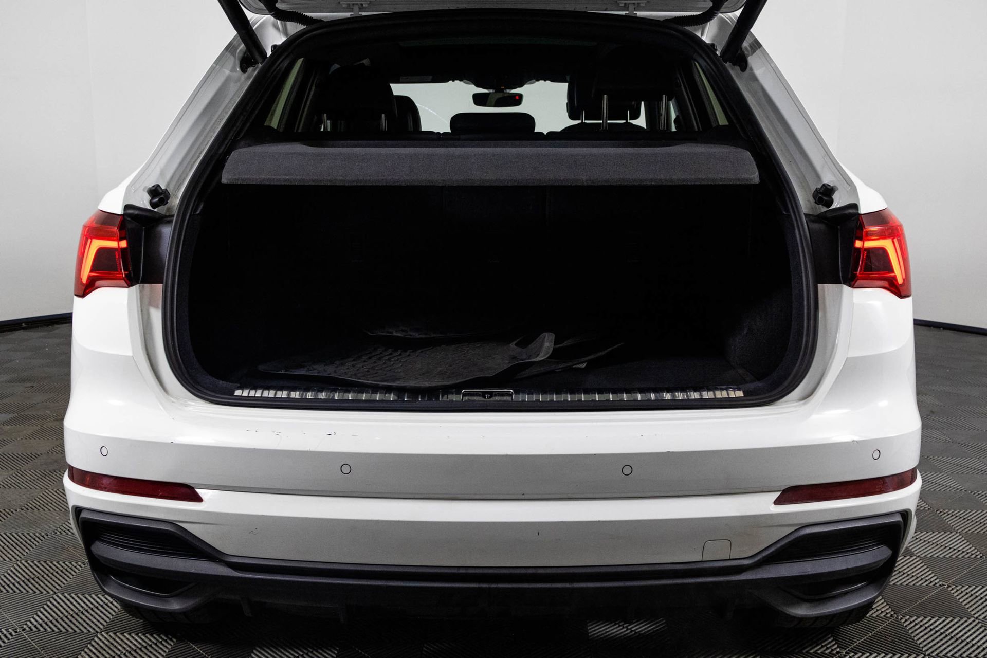 2023 AUDI Q3 - Image 29