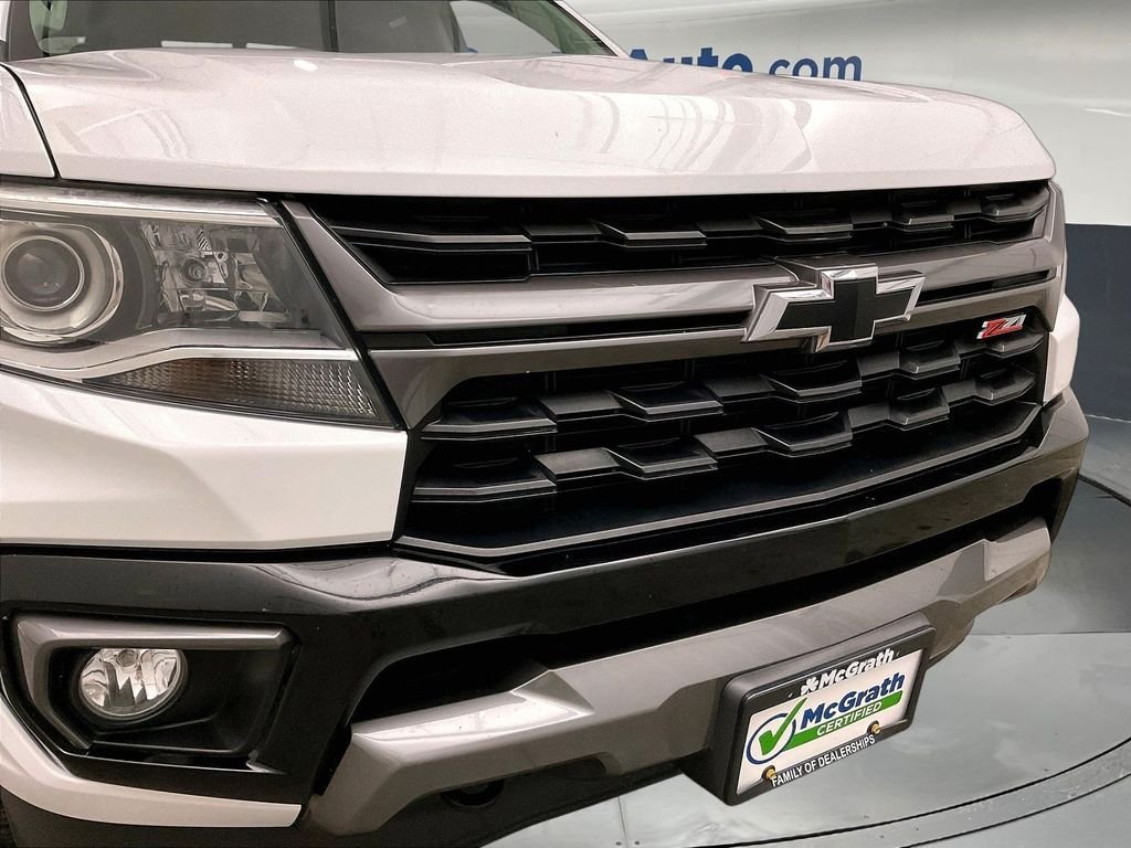 Used 2022 White Chevrolet Z71 image 33
