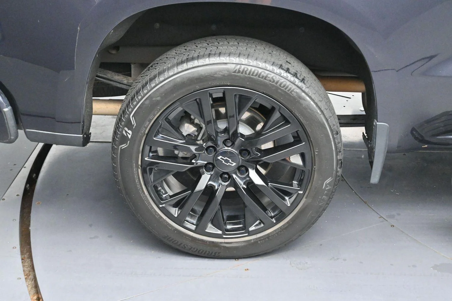 Used 2023 Dark Ash Metallic Chevrolet High Country image 33