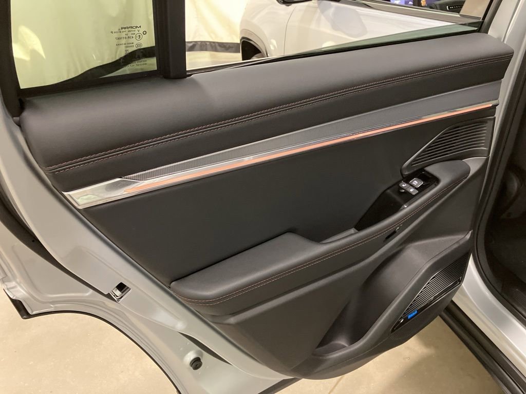 Used 2024 Silver Zynith Clearcoat Jeep Launch Edition image 15