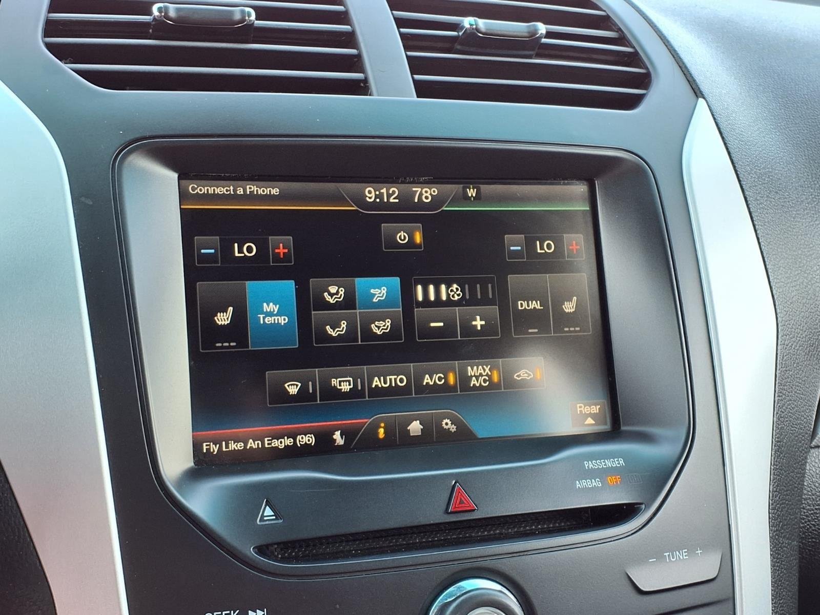 Used 2015 White Platinum Metallic Tri-Coat Ford XLT image 5