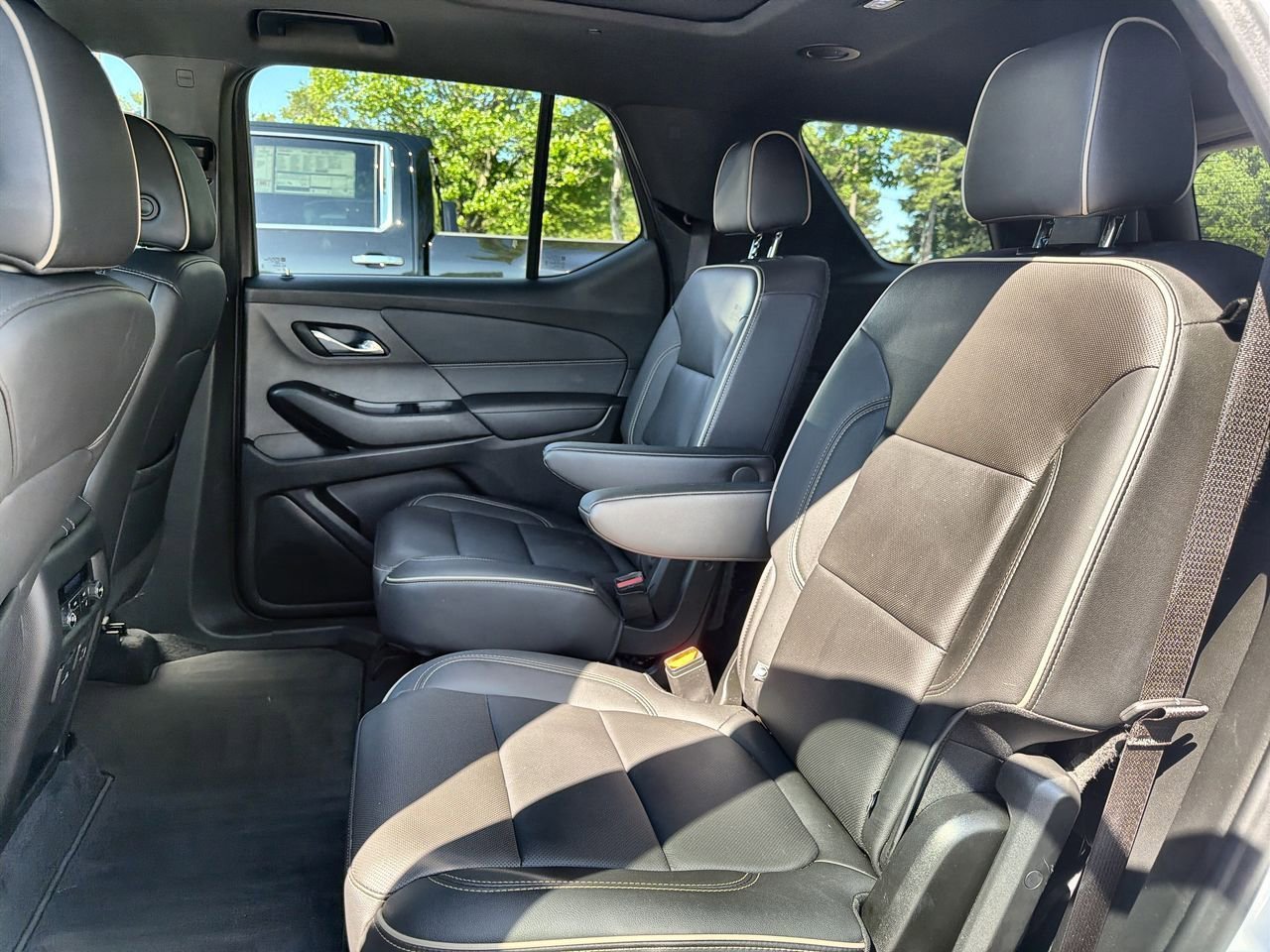 Used 2023 Summit White Chevrolet Premier image 20