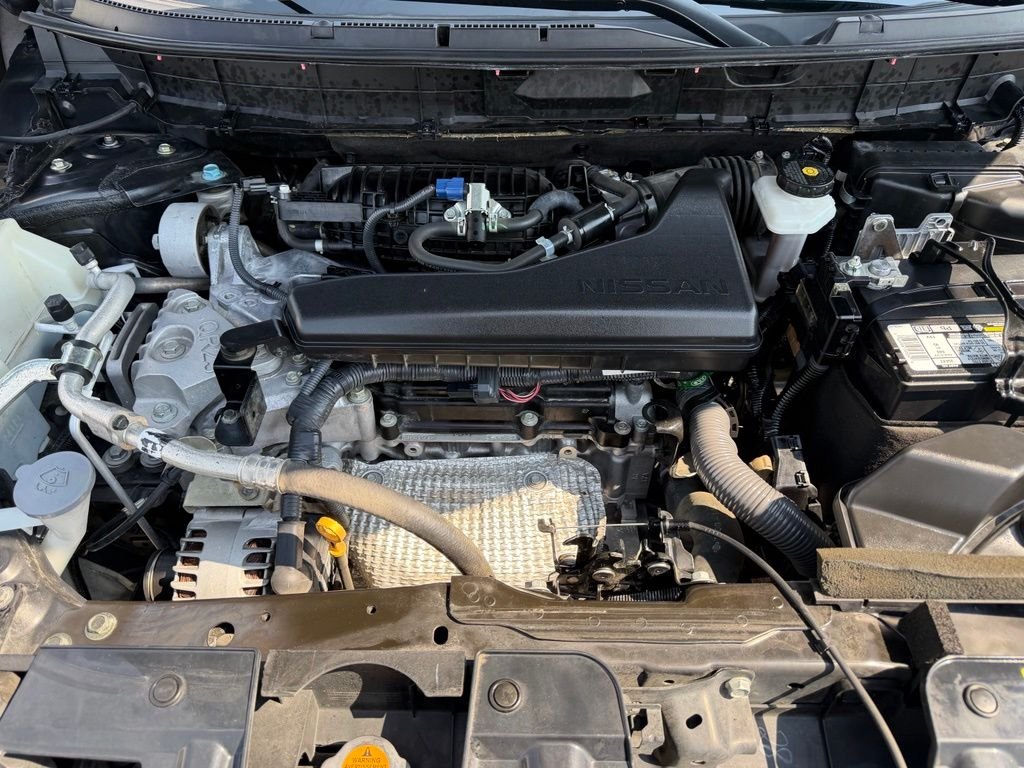 Used 2020 Gray Nissan S image 7