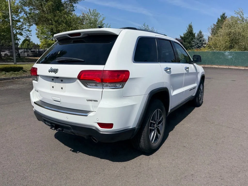 Used 2018 Bright White Clearcoat Jeep Limited image 7