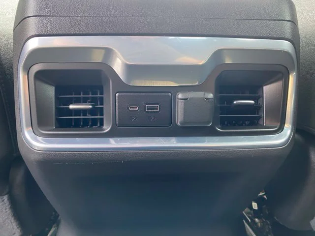 Used 2022 White GMC SLT image 29