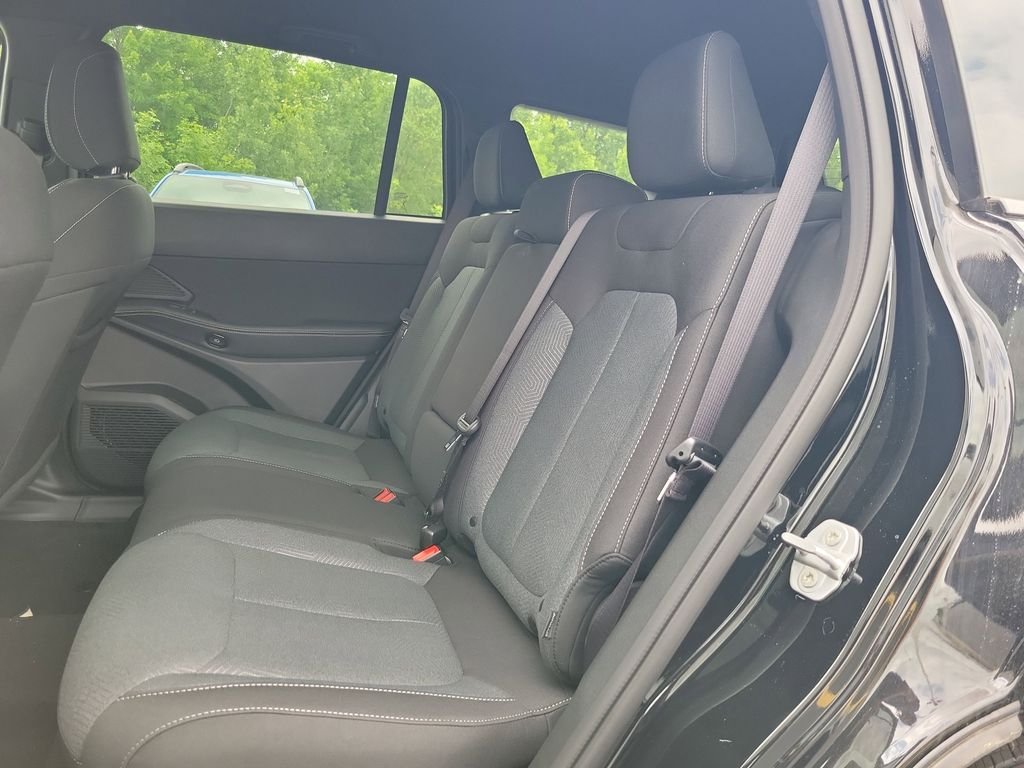 New 2026 Diamond Black Crystal Pearlcoat Jeep Laredo image 3