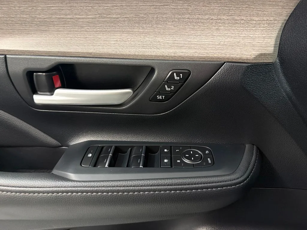Used 2026 Cloud Toyota Limited image 19