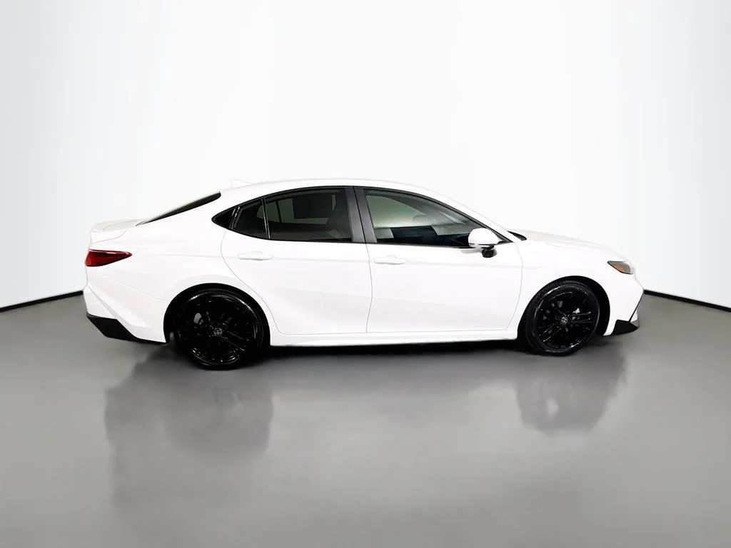 Used 2026 Ice Cap Toyota SE image 8