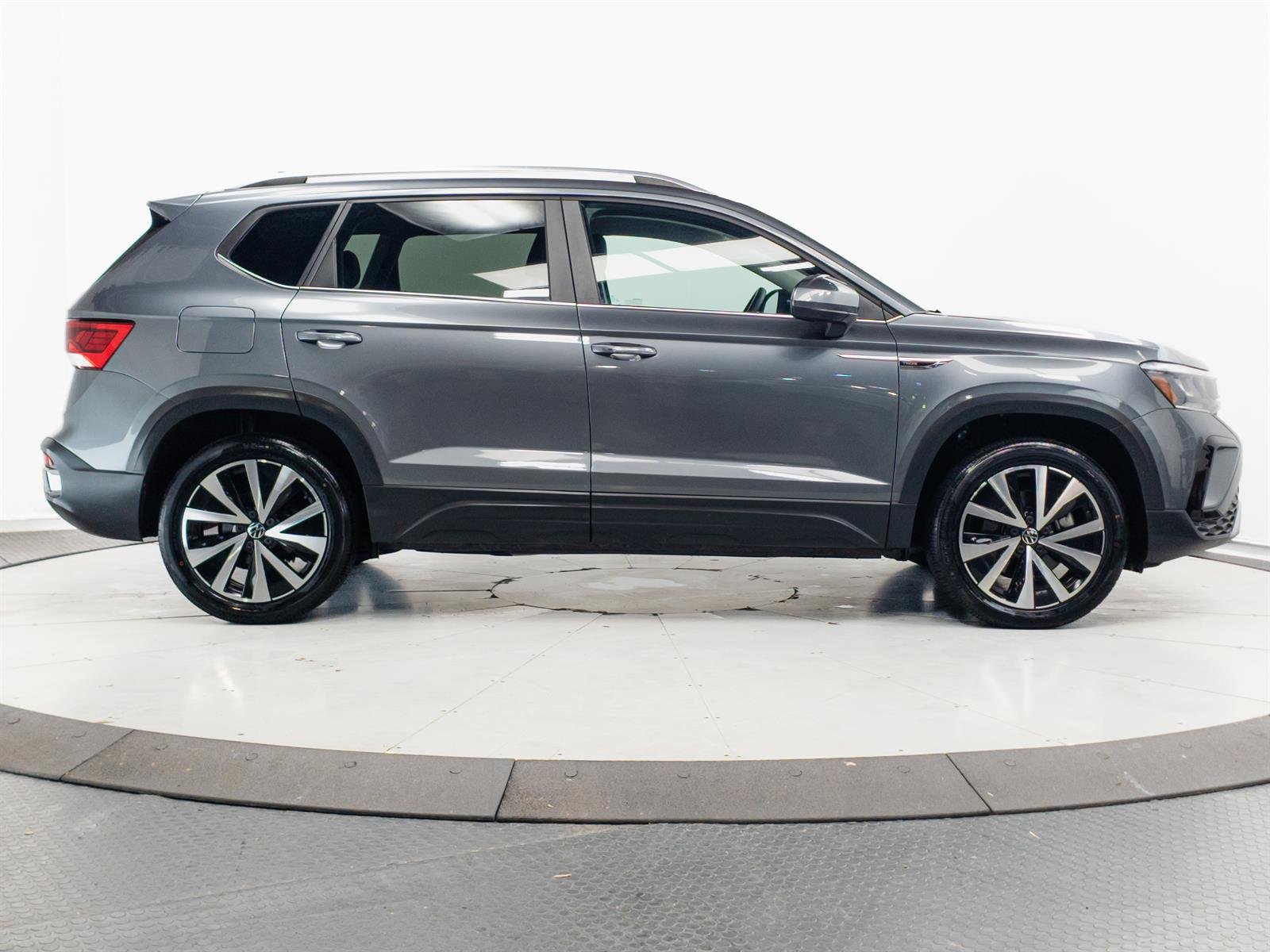 Used 2022 Gray Volkswagen 1.5T SE image 12