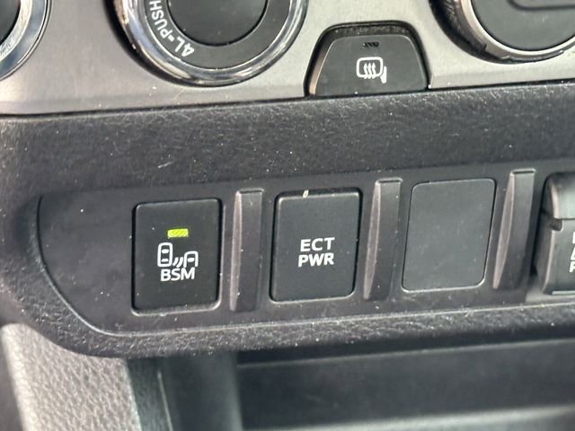 Used 2023 White Toyota SR5 image 22