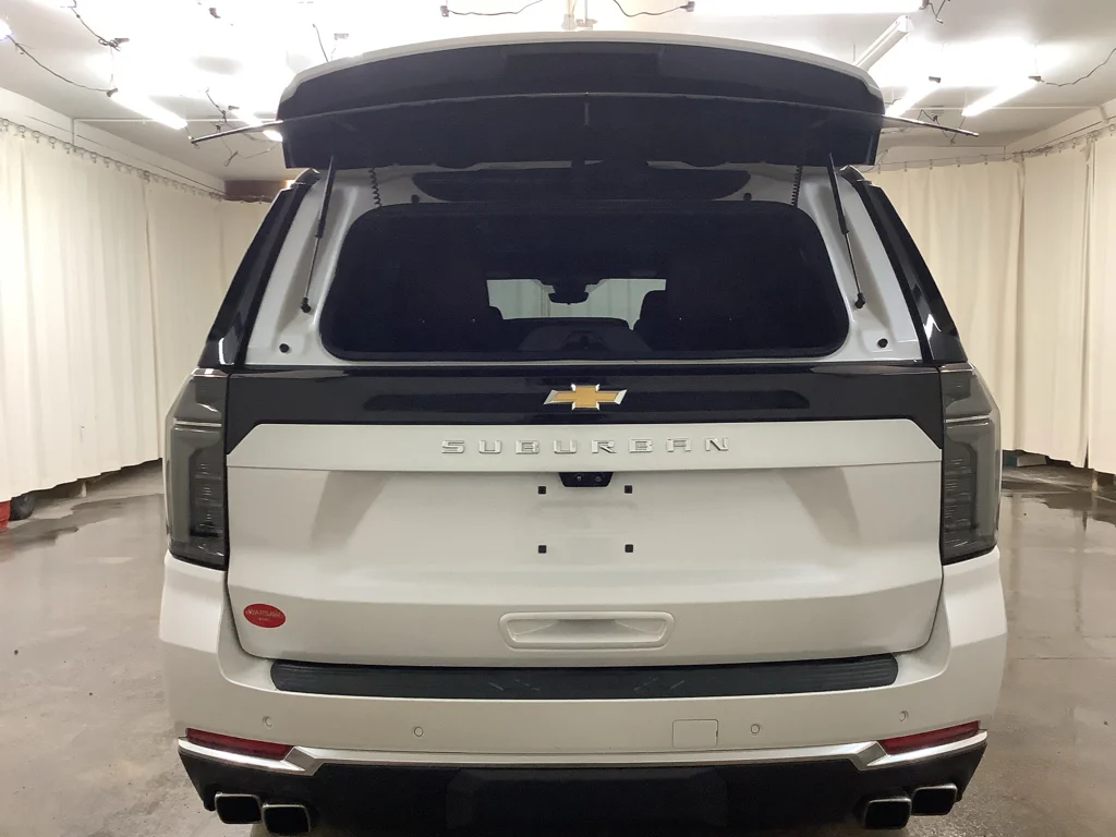 Used 2025 IRIDESCENT PEARL TRICOAT Chevrolet High Country image 8