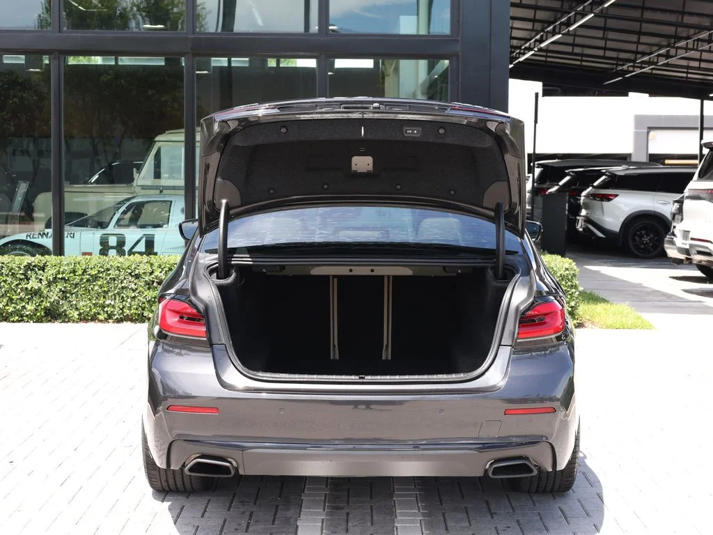 Used 2021 Gray BMW 530i xDrive image 7