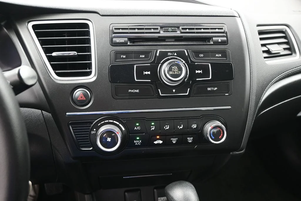 Used 2015 Silver Honda LX image 19