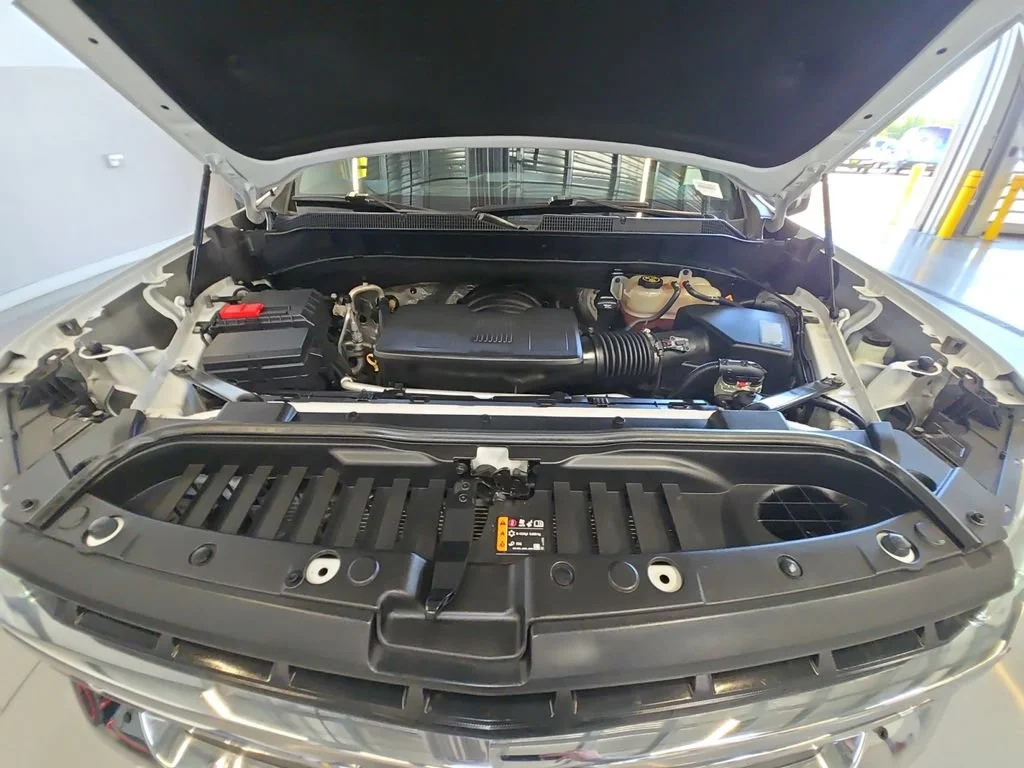 Used 2019 White Chevrolet LT image 24