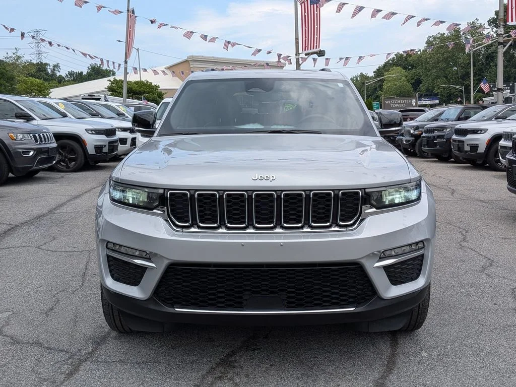 Used 2024 Silver Jeep 4xe image 3