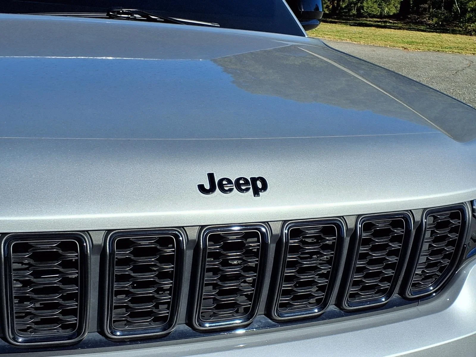 Used 2023 Silver Zynith Jeep Altitude image 14