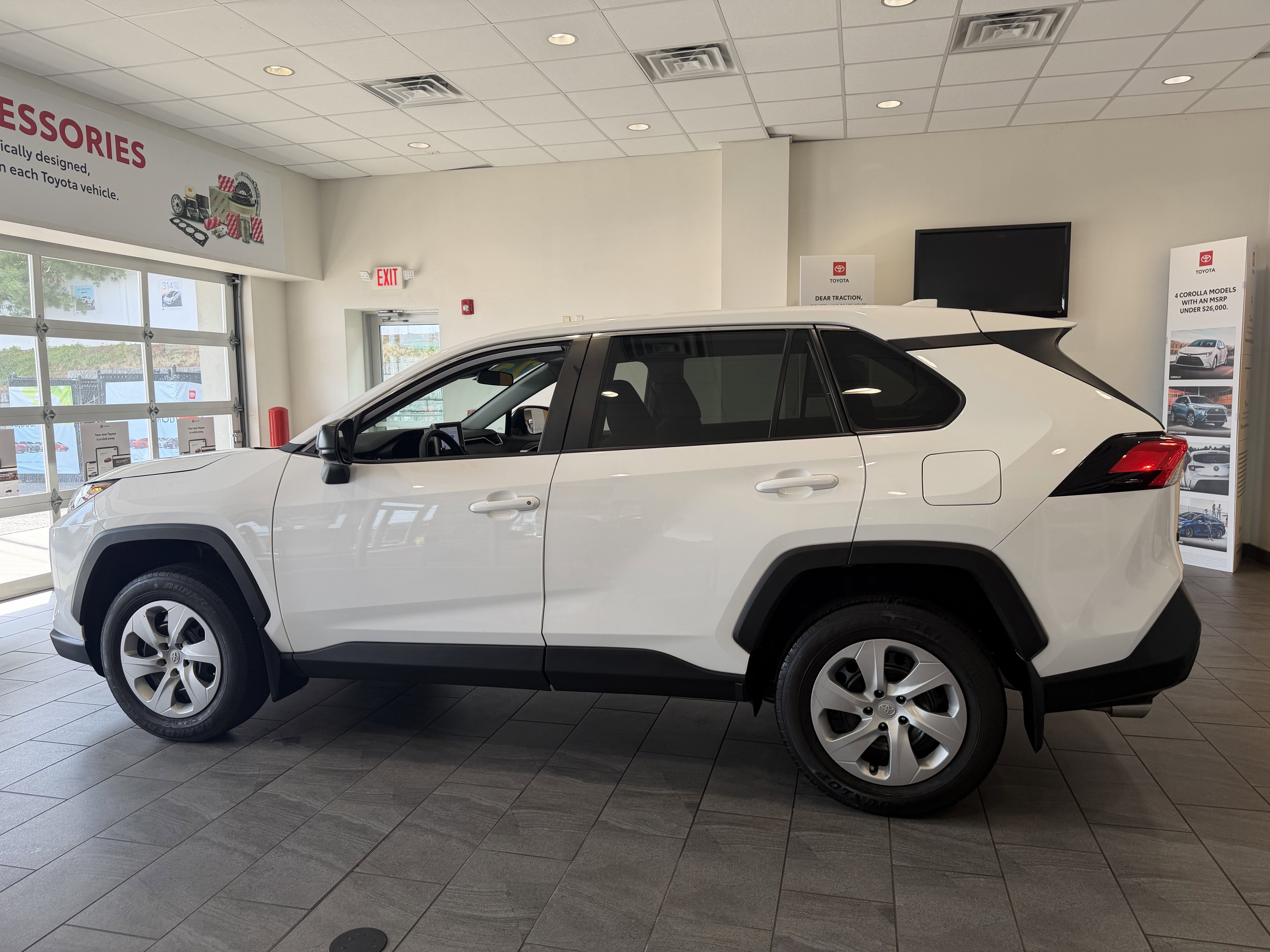 Used 2023 ICE CAP Toyota LE image 50