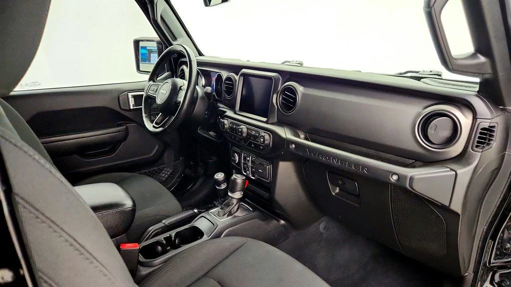 Used 2022 Black Clearcoat Jeep Unlimited Willys 4x4 w/ Sky One-Touch Top & Alpine Audio image 27