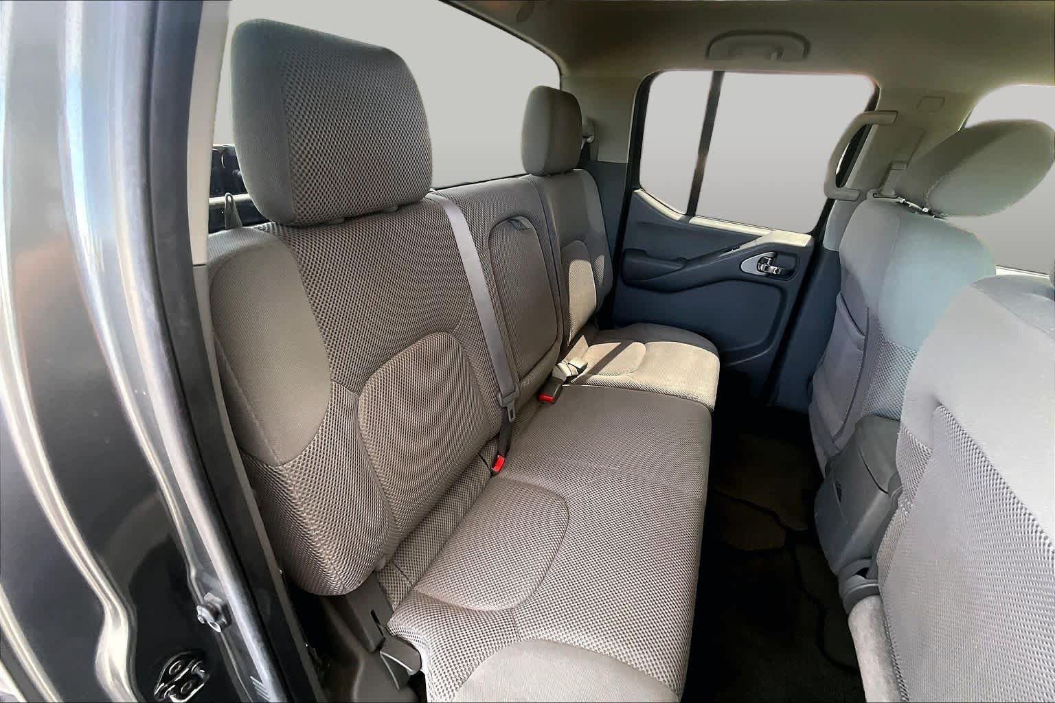 Used 2007 Storm Gray Nissan SE image 19