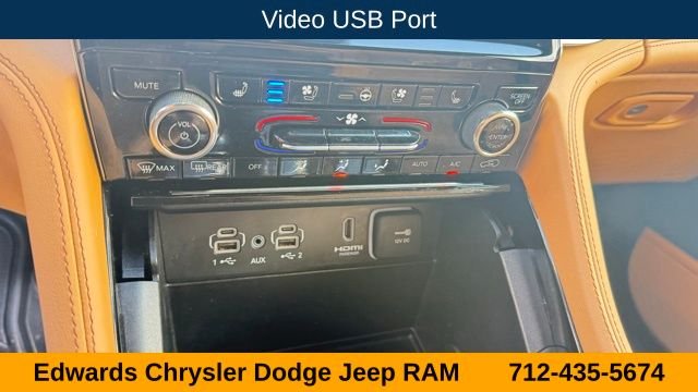 Used 2025 White Jeep Summit image 27