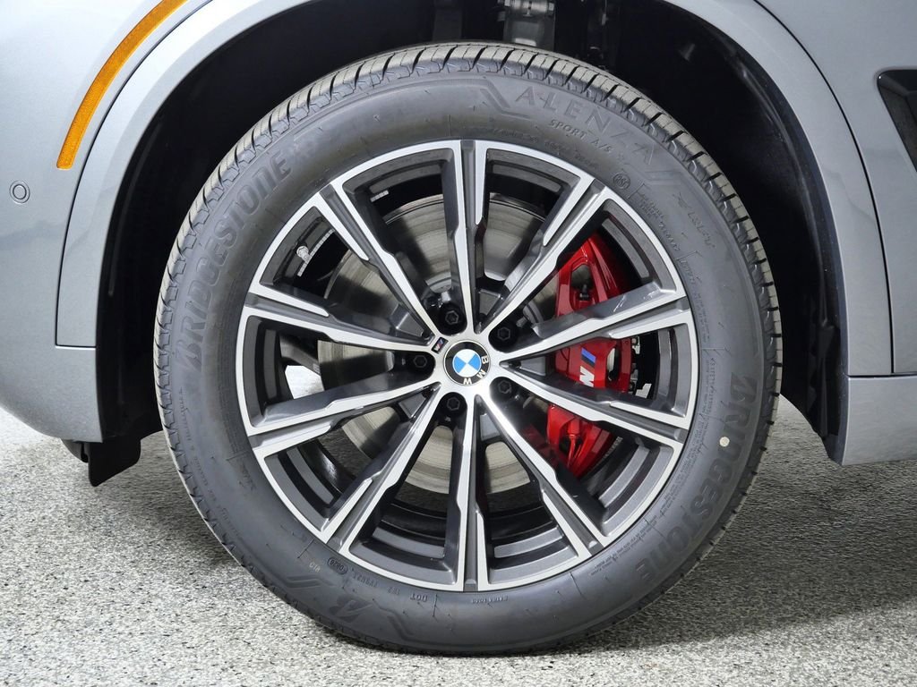 Used 2026 Skyscraper Grey Metallic BMW xDrive40i image 18