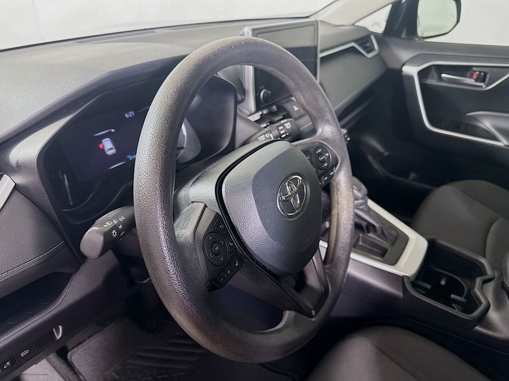Used 2024 Silver Sky Metallic Toyota XLE image 9