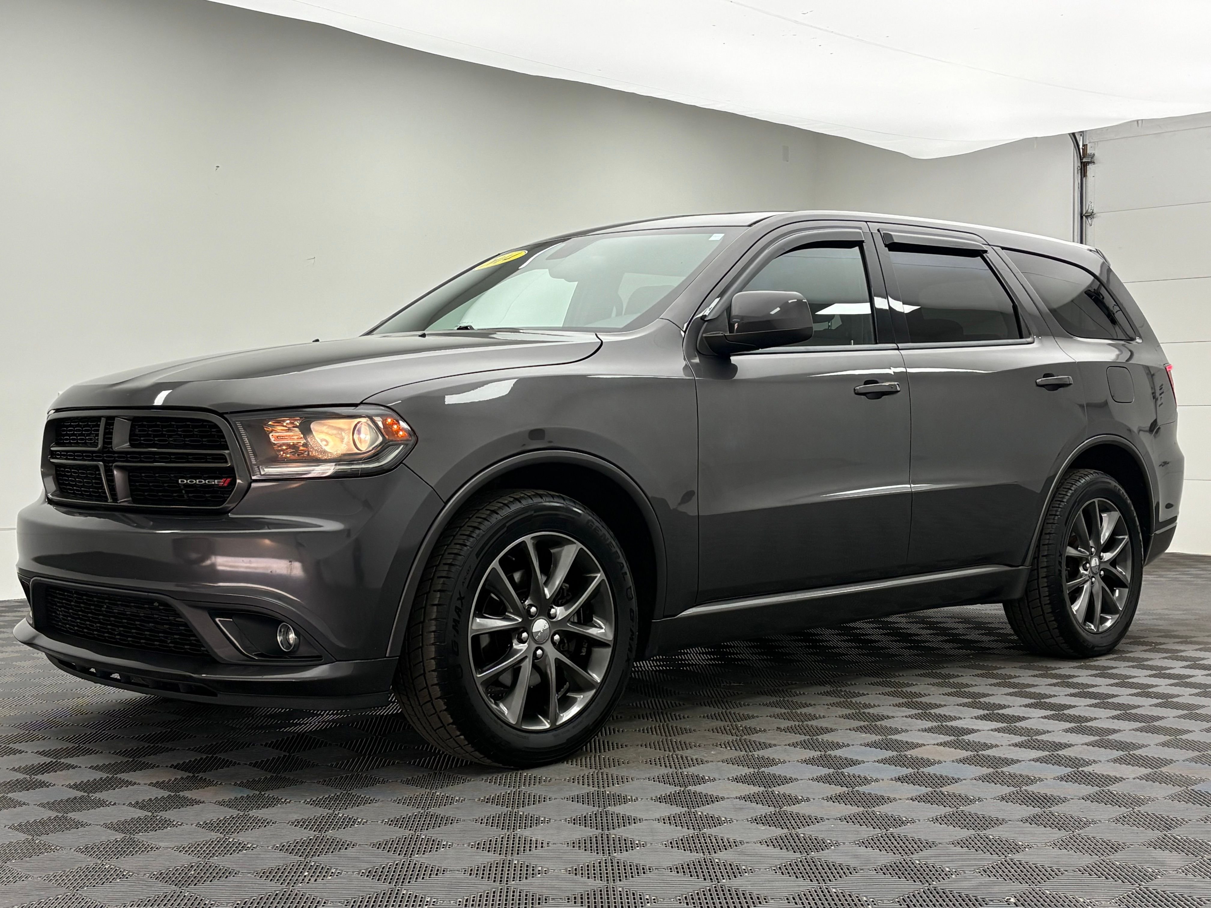 Used 2014 Granite Crystal Metallic Clearcoat Dodge SXT image 2