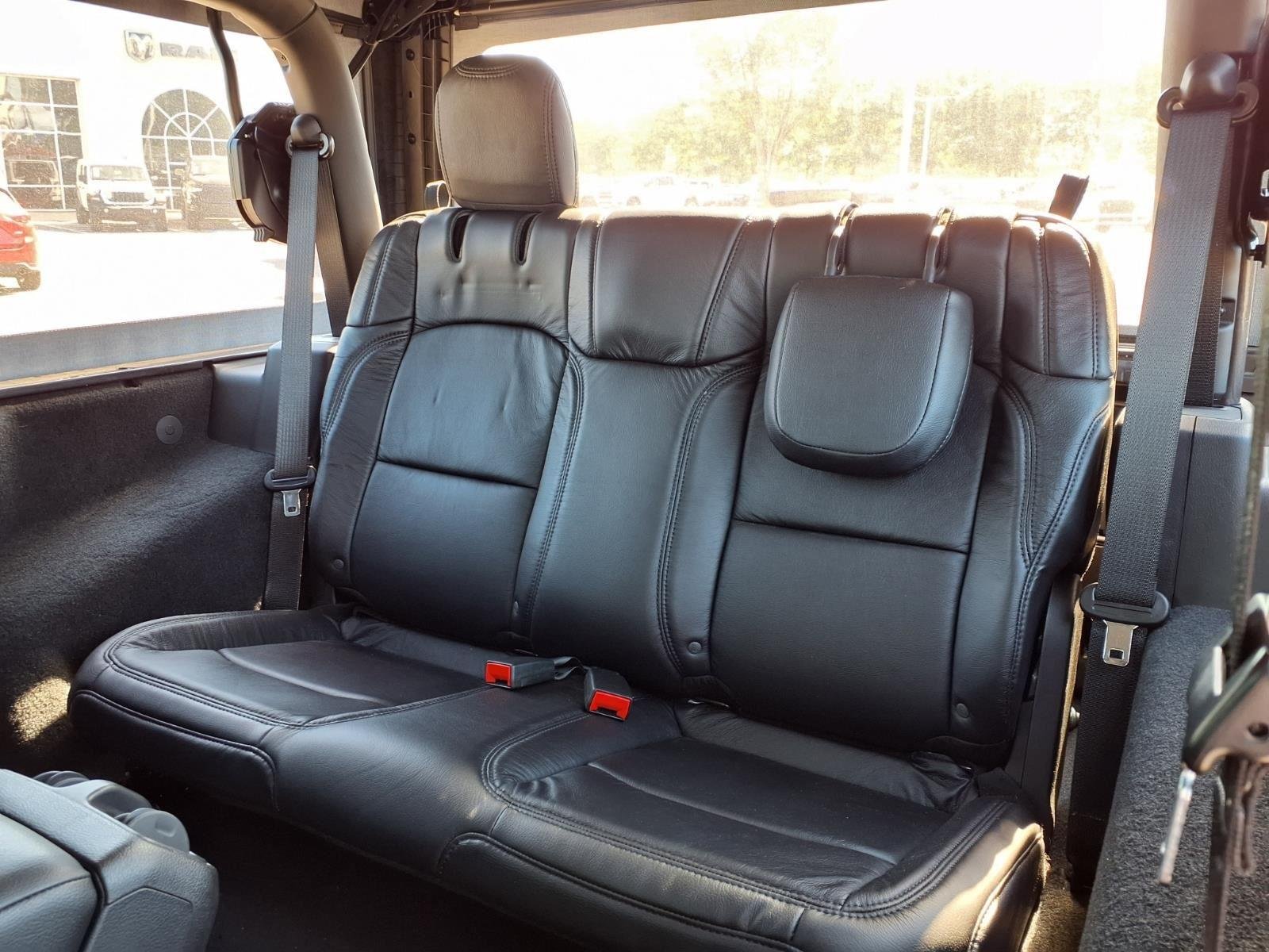 Used 2020 Granite Crystal Metallic Clearcoat Jeep Sport image 20