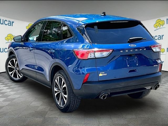 Used 2022 Blue Ford SE image 2