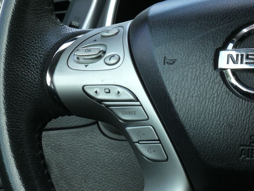 Used 2015 Silver Nissan SL image 11