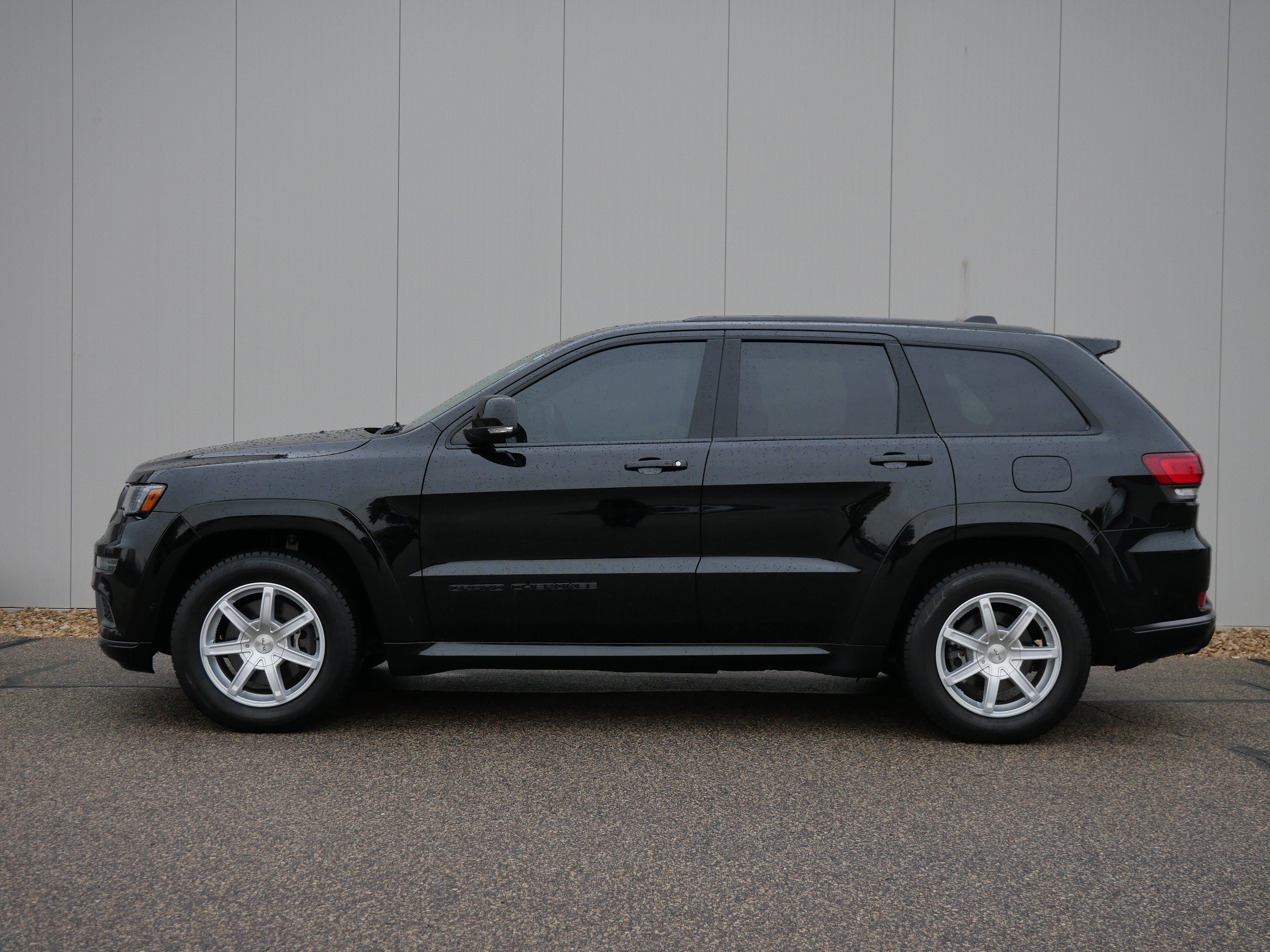 Used 2020 Jeep Grand Cherokee Overland High Altitude II with VIN 1C4RJFCT2LC407141 for sale in Hastings, Minnesota
