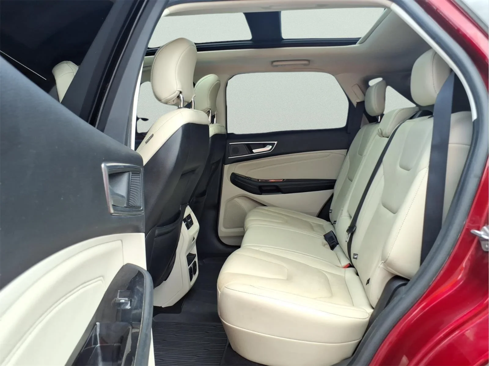 Used 2019 Ruby Red Metallic Tinted Clearcoat Ford Titanium image 10