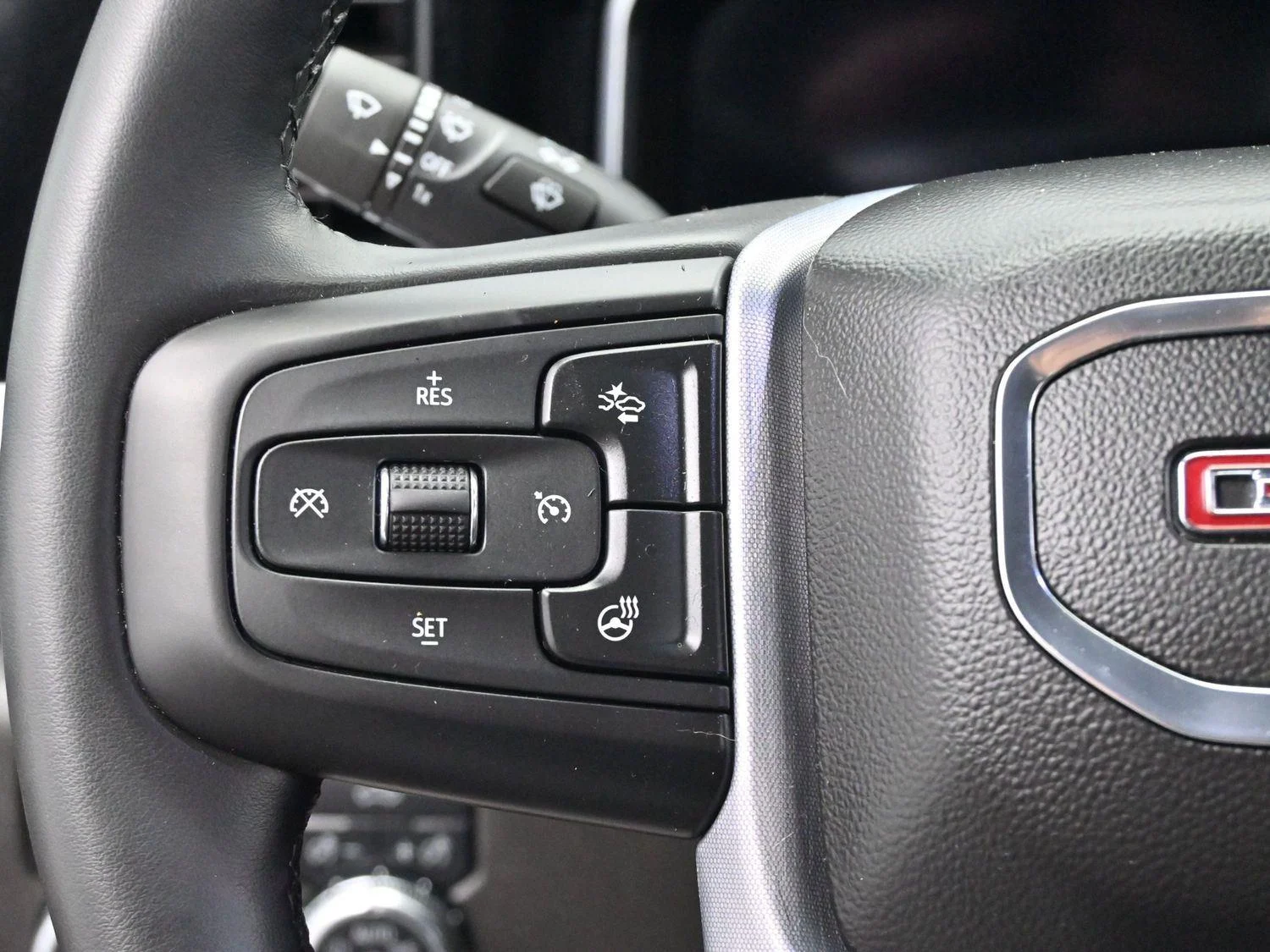 Used 2023 Deep Bronze Metallic GMC Elevation image 17