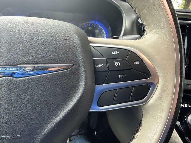 Used 2019 Black Chrysler Limited image 33